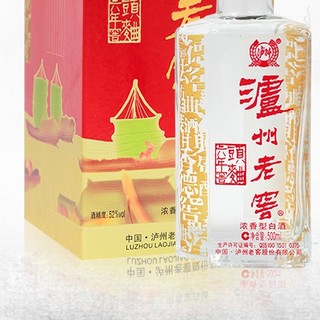 創(chuàng)意酒包裝設(shè)計六年窖頭曲濃香型白酒瓶雙支裝產(chǎn)品包裝設(shè)計欣賞(圖4)