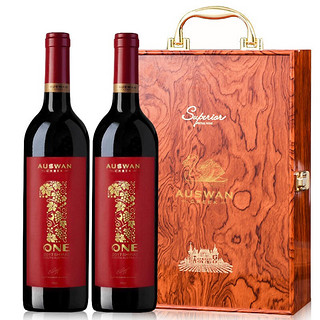 創(chuàng)意酒包裝設(shè)計(jì)天鵝莊一號(hào)西拉干紅葡萄酒瓶禮盒裝產(chǎn)品包裝設(shè)計(jì)欣賞(圖5)